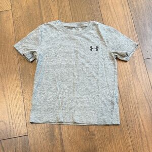 Under Armour Heather Gray Tee Boys Size 6
